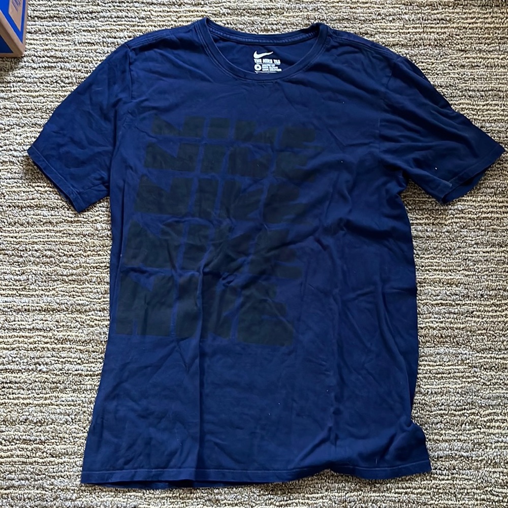 Men’s Nike T shirt